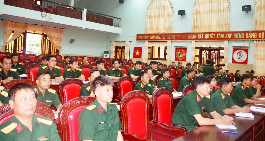 Các đại biểu tham dự lễ khai mạc. Ảnh: Kim Hồng