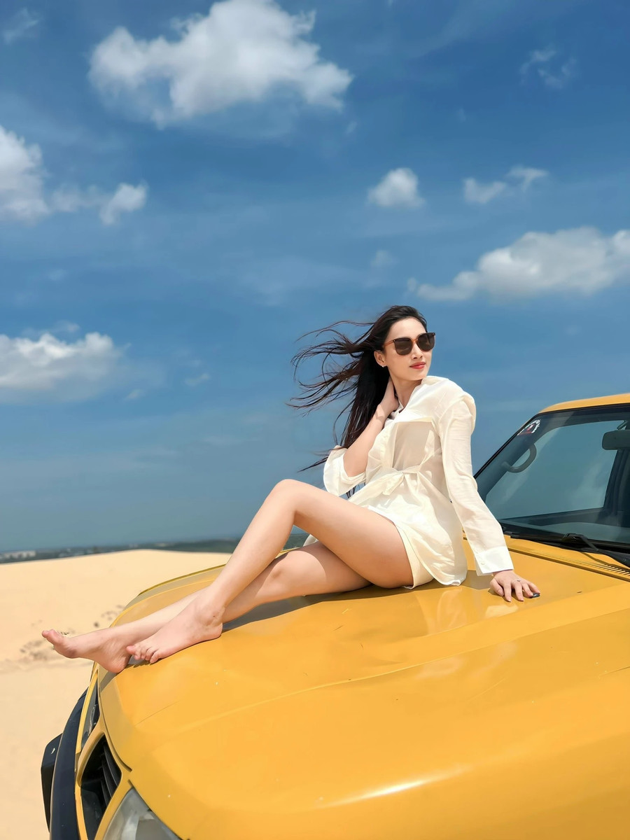 Mới đây, Đoàn Hồng Trang vừa thực hiện một số bộ ảnh tại những địa điểm ở tỉnh Bình Thuận nhằm mục đích quảng bá du lịch cho quê nhà. Ảnh: NVCC Mới đây, Đoàn Hồng Trang vừa thực hiện một số bộ ảnh tại những địa điểm ở tỉnh Bình Thuận nhằm mục đích quảng bá du lịch cho quê nhà. Ảnh: NVCC