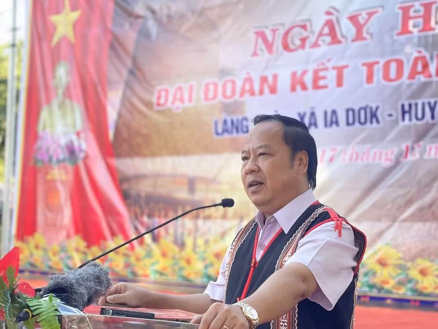 Phó Bí thư Thường trực Tỉnh ủy, Trưởng đoàn đại biểu Quốc hội tỉnh Châu Ngọc Tuấn phát biểu tại Ngày hội. Ảnh: P.D