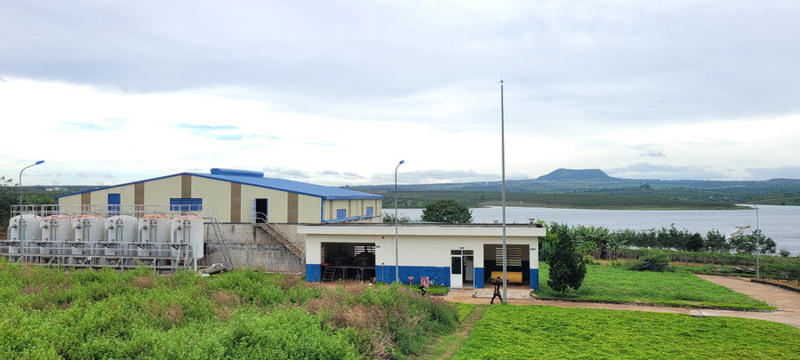 Nhà máy của Công ty cổ phần cấp nước Chư Sê hoạt động từ năm 2018, vốn đầu tư khoảng 200 tỷ đồng, dự kiến ban đầu có 8.000 hộ dân sử dụng nhưng hiện nay tỷ lệ này rất thấp. Ảnh: M.N