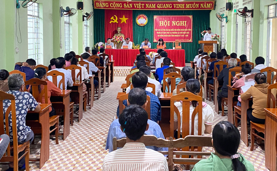 Quang cảnh buổi tiếp xúc cử tri. Ảnh: Q.N Quang cảnh buổi tiếp xúc cử tri. Ảnh: Q.N