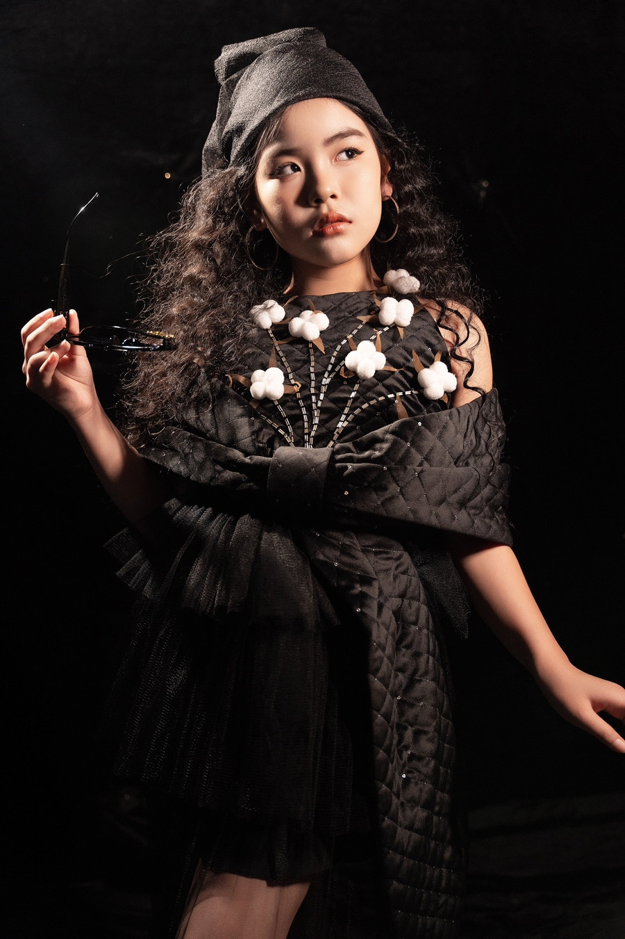 Jenny Bảo Ngọc biết ơn đội ngũ thiết kế và tổ chức sự kiện Tuần lễ thời trang quốc tế Việt Nam, đồng thời kêu gọi mọi người tham gia chung tay bảo vệ môi trường và ủng hộ thời trang bền vững để xây dựng một tương lai xanh sạch và thịnh vượng. Ảnh: NVCC