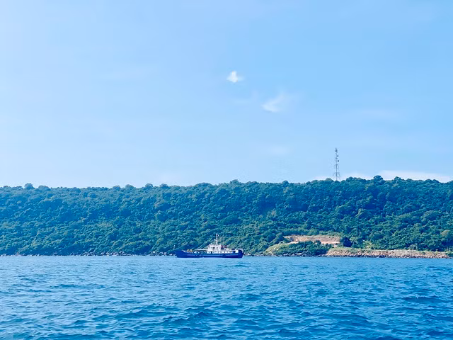 Biển đảo Tây Nam: Thổ Châu nắng vương đồi cây phủ - Ảnh 4. Đảo Thổ Châu