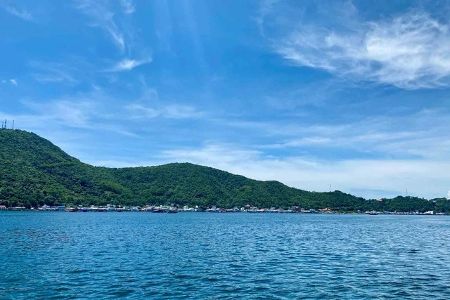 Nam Du nhìn từ xa buổi đầu giờ chiều. Ảnh: THU NGÂN Nam Du nhìn từ xa buổi đầu giờ chiều. Ảnh: THU NGÂN