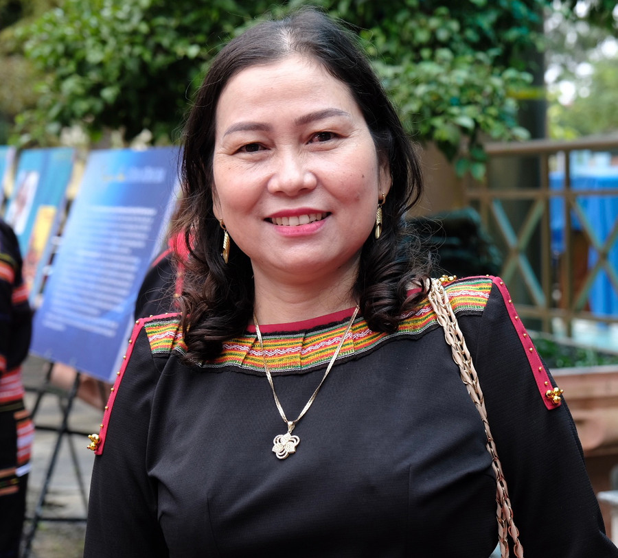 Chị Nay H’Kuan-Bí thư Đảng ủy xã Chư Mố trở thành &quot;Người truyền cảm hứng&quot; khi vượt qua những nghịch cảnh, luật tục để vươn lên. Ảnh: Minh Châu