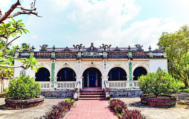 Lăng Hoàng gia tại Gò Công Lăng Hoàng gia tại Gò Công