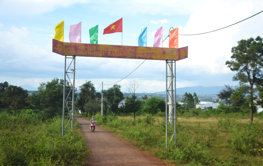 Đường vào làng Jút 2, xã Ia Dêr, huyện Ia Grai. Ảnh: Hoàng Minh