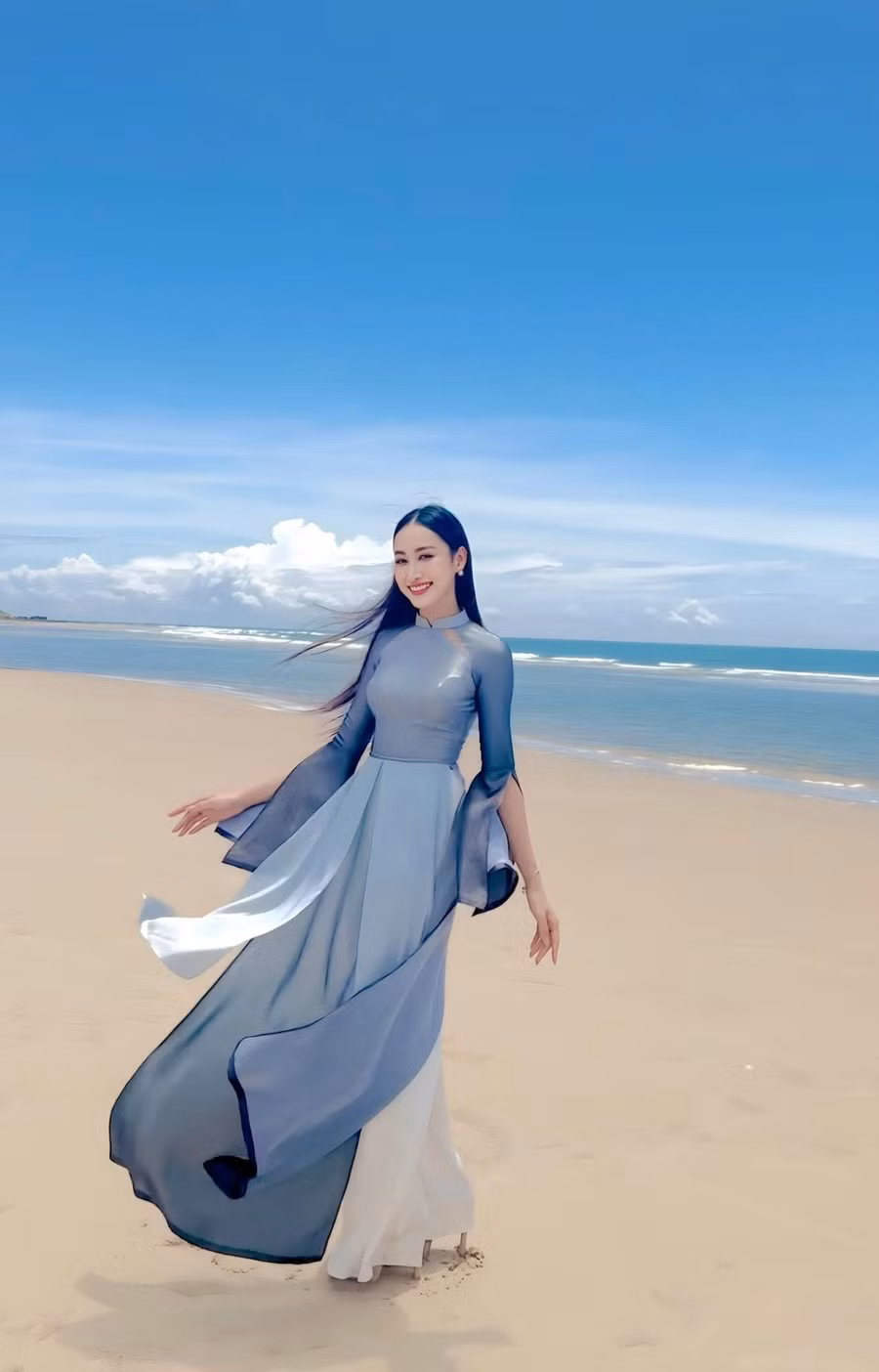 Hiện tại Đoàn Hồng Trang đang đồng hành với cuộc thi Duyên dáng Bình Thuận mà cô làm đại sứ. Đây là sân chơi tìm ra những người đẹp tài sắc vẹn toàn và tình yêu đối với quê hương để kế thừa, quảng bá văn hóa, ẩm thực và du lịch cho tỉnh thành này. Ảnh: NVCC