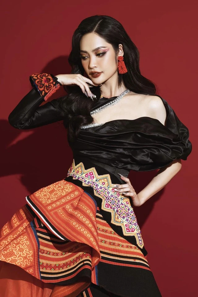 Nông Thúy Hằng sinh năm 1999, quê Hà Giang. Cô từng đăng quang Hoa hậu các dân tộc Việt Nam 2022. Ảnh: NVCC Nông Thúy Hằng sinh năm 1999, quê Hà Giang. Cô từng đăng quang Hoa hậu các dân tộc Việt Nam 2022. Ảnh: NVCC