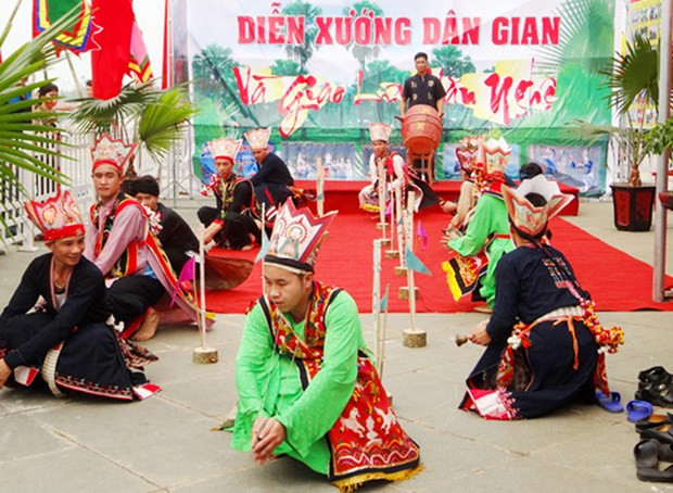 Đồng bào Dân tộc Dao trình diễn Múa Rùa. Nguồn: Báo Phú Thọ Đồng bào Dân tộc Dao trình diễn Múa Rùa. Nguồn: Báo Phú Thọ