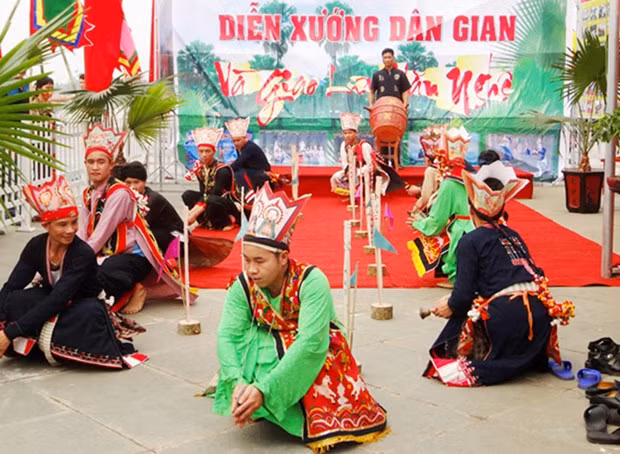 Đồng bào Dân tộc Dao trình diễn Múa Rùa. Nguồn: Báo Phú Thọ