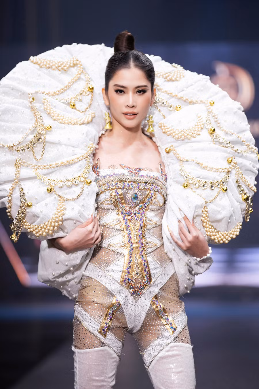 Người mẫu Lệ Nam trở lại với sàn diễn sau khi dừng chân ở Top 10 Miss Universe Vietnam 2023. Ảnh: NVCC