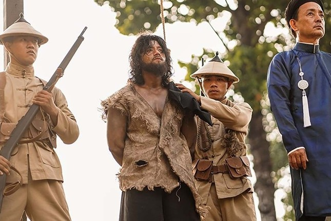 Bộ phim ''Đất rừng phương Nam" tranh giải Bông sen Vàng tại LHP Việt Nam. Bộ phim ''Đất rừng phương Nam" tranh giải Bông sen Vàng tại LHP Việt Nam.