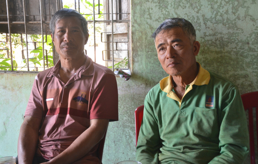 Anh Nguyễn Văn Thiện (bìa phải) trao đổi kinh nghiệm trồng cây lâu năm với bạn làm vườn tại thôn 4, xã Trà Đa, TP Pleiku. Ảnh: Hoàng Cư Anh Nguyễn Văn Thiện (bìa phải) trao đổi kinh nghiệm trồng cây lâu năm với bạn làm vườn tại thôn 4, xã Trà Đa, TP Pleiku. Ảnh: Hoàng Cư