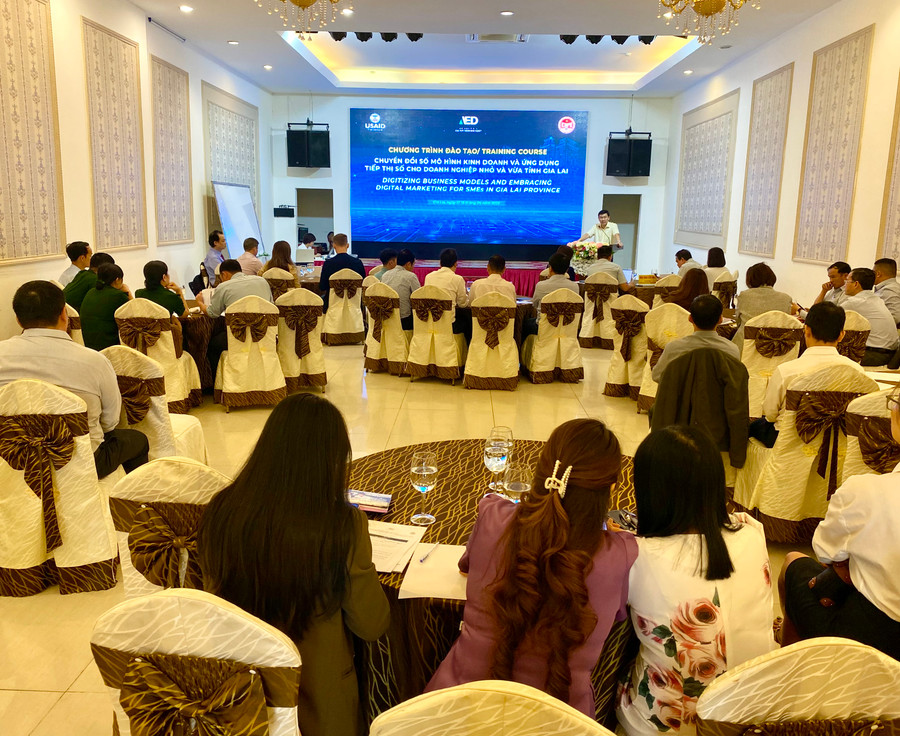 Cục Phát triển Doanh nghiệp (Bộ Kế hoạch và Đầu tư) và Sở Kế hoạch và Đầu tư phối hợp tổ chức khóa đào tạo, tập huấn chuyển đổi số cho doanh nghiệp. Ảnh: Hà Duy Cục Phát triển Doanh nghiệp (Bộ Kế hoạch và Đầu tư) và Sở Kế hoạch và Đầu tư phối hợp tổ chức khóa đào tạo, tập huấn chuyển đổi số cho doanh nghiệp. Ảnh: Hà Duy