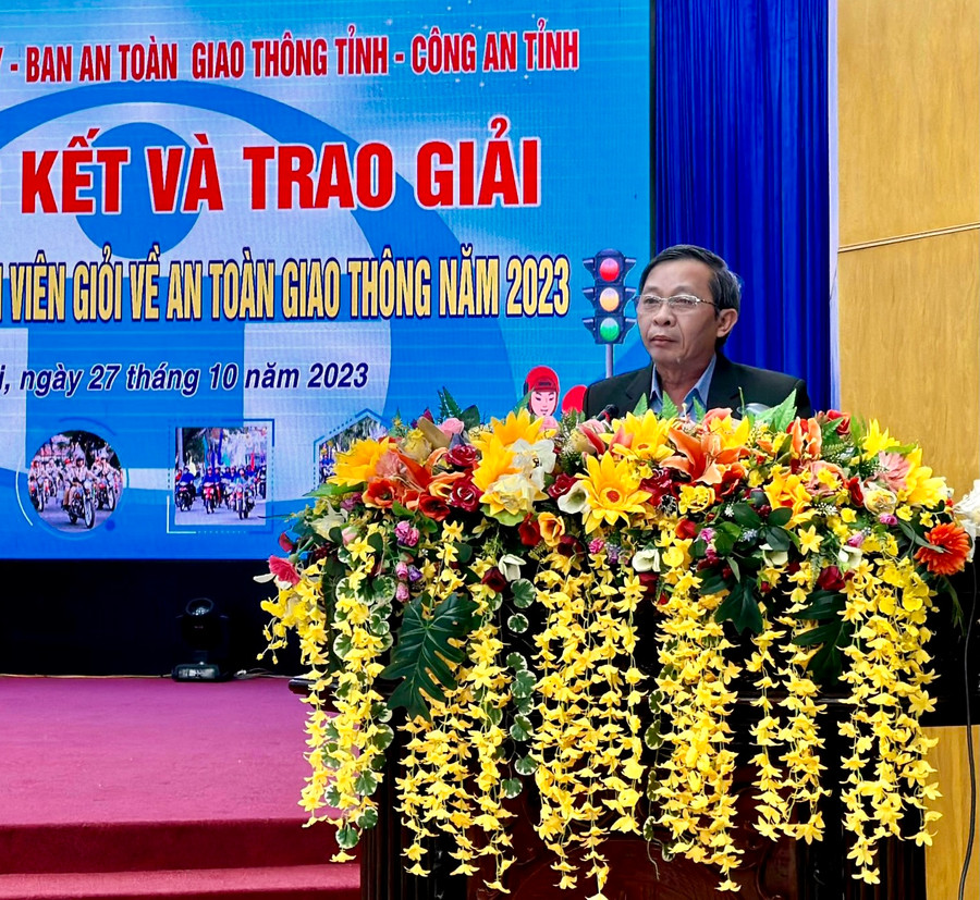 Đồng chí Huỳnh Thế Mạnh-Ủy viên Ban Thường vụ Tỉnh ủy, Trưởng ban Tuyên giáo Tỉnh ủy, Trưởng Ban Tổ chức phát biểu bế mạc Hội thi. Ảnh: Hà Duy Đồng chí Huỳnh Thế Mạnh-Ủy viên Ban Thường vụ Tỉnh ủy, Trưởng ban Tuyên giáo Tỉnh ủy, Trưởng Ban Tổ chức phát biểu bế mạc Hội thi. Ảnh: Hà Duy