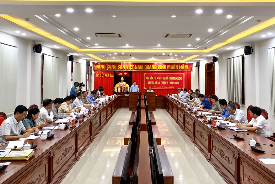 Quang cảnh buổi làm việc. Ảnh: Hà Duy