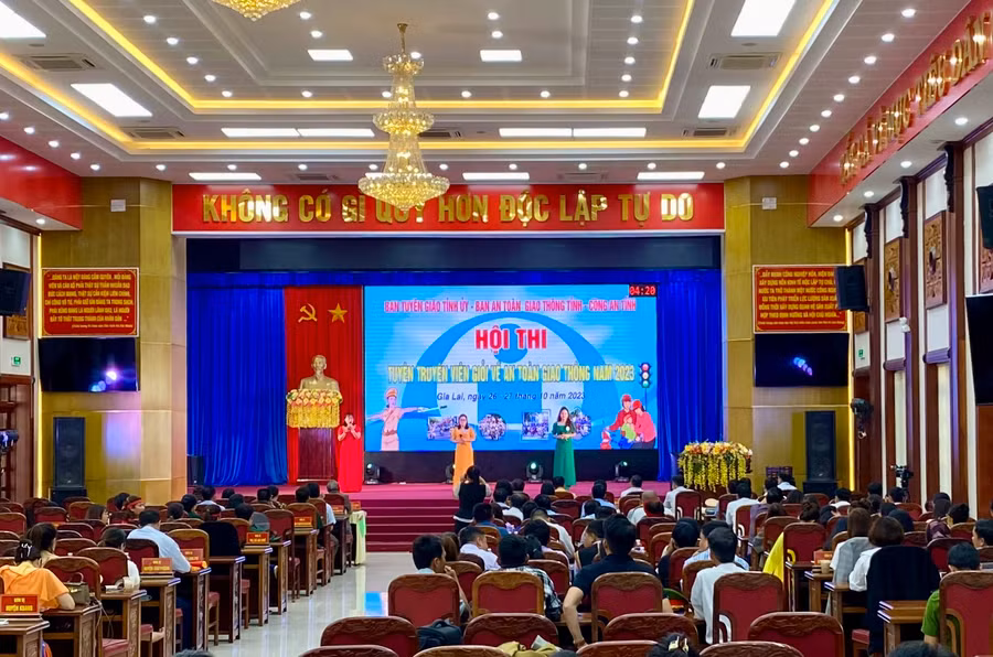Hội thi tuyên truyền viên giỏi về an toàn giao thông năm 2023 do Ban Tuyên giáo Tỉnh ủy phối hợp với Ban An toàn giao thông tỉnh, Công an tỉnh tổ chức. Ảnh: Hà Duy