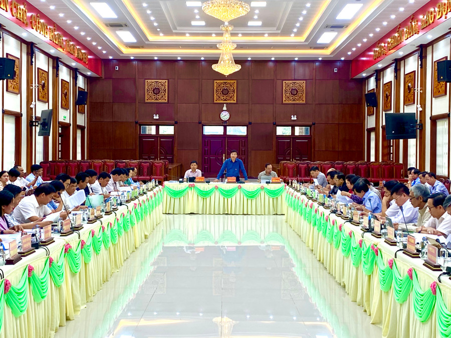 Quang cảnh hội nghị nghe báo cáo đánh giá chỉ số DDCI và kế hoạch khắc phục, nâng cao chỉ số PCI, PGI năm 2023. Ảnh: Hà Duy