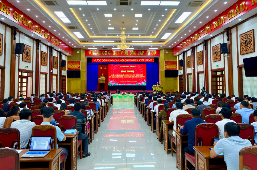 Quang cảnh hội nghị sơ kết 3 năm thực hiện Chương trình MTQG xây dựng nông thôn mới. Ảnh: Hà Duy