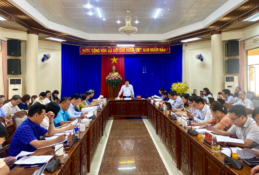 Đoàn Giám sát của HĐND tỉnh làm việc với UBND TP. Pleiku về việc triển khai thực hiện các dự án đầu tư trên địa bàn giai đoạn 2018-2022. Ảnh Hà Duy