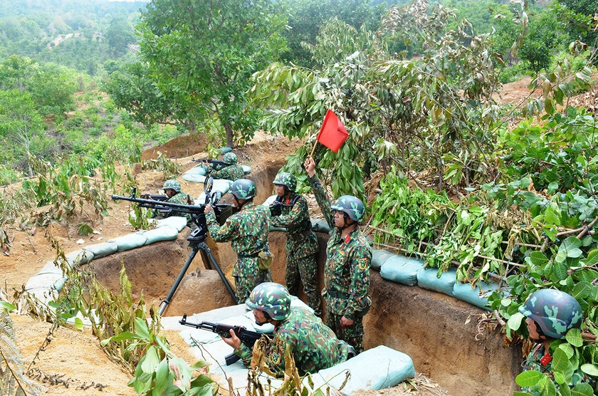 Các lực lượng luyện tập chuẩn bị cho diễn tập. Ảnh: Vĩnh Hoàng