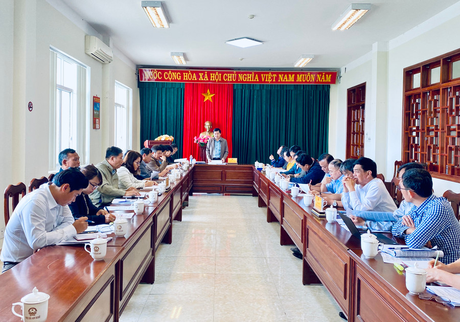 Đoàn giám sát làm việc tại UBND thị xã An Khê. Ảnh: Hà Duy Đoàn giám sát làm việc tại UBND thị xã An Khê. Ảnh: Hà Duy