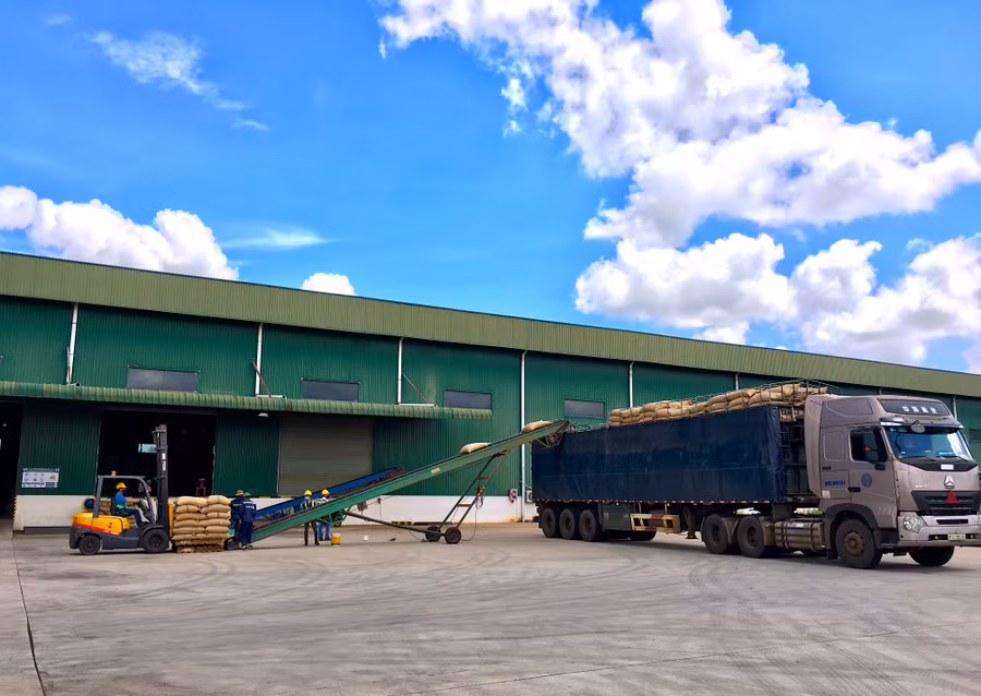 Nhà máy chế biến cà phê Acom của Công ty TNHH Thương phẩm Atlantic Việt Nam. Ảnh: Hà Duy.