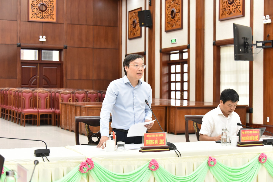 Đồng chí Trương Hải Long-Phó Bí thư Tỉnh ủy, Chủ tịch UBND tỉnh phát biểu khai mạc hội nghị. Ảnh: Đức Thụy Đồng chí Trương Hải Long-Phó Bí thư Tỉnh ủy, Chủ tịch UBND tỉnh phát biểu khai mạc hội nghị. Ảnh: Đức Thụy