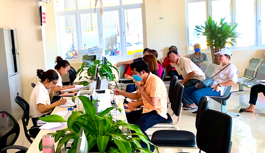 Gia Lai đang triển khai các giải pháp nhằm khắc phục các chỉ số phục vụ người dân, doanh nghiệp trong thực hiện thủ tục hành chính. Ảnh: Hà Duy Gia Lai đang triển khai các giải pháp nhằm khắc phục các chỉ số phục vụ người dân, doanh nghiệp trong thực hiện thủ tục hành chính. Ảnh: Hà Duy