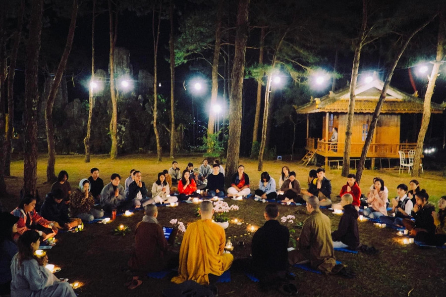 Phật tử khách ở xa có thể ở lại Tu viện. Tại đây, phật tử được xếp chỗ ở, được mời cơm chay và học thiền. Ảnh: Đình Sơn Phật tử khách ở xa có thể ở lại Tu viện. Tại đây, phật tử được xếp chỗ ở, được mời cơm chay và học thiền. Ảnh: Đình Sơn