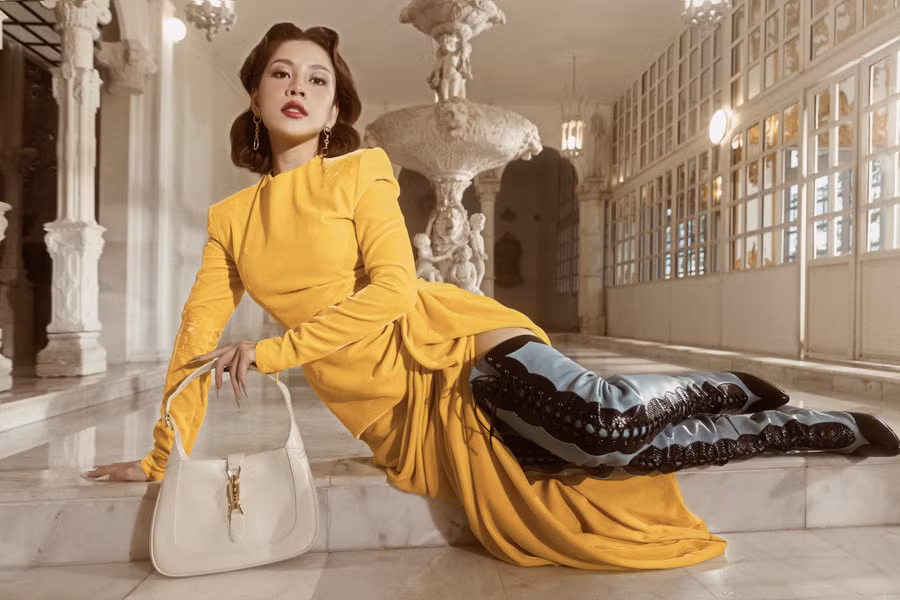 Tết năm nay, Chi Pu cho biết sẽ về Hà Nội sum họp bên gia đình trong những ngày đầu năm. Sau đó, người đẹp cùng người thân đi du lịch. Nhân dịp năm mới, Chi Pu không quên gửi lời chúc sức khỏe, bình an và may mắn đến khán giả.