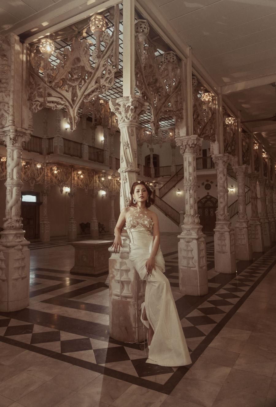 Giống như một miêu nữ, hình tượng cô gái của concept này toát ra khí chất bí ẩn nhưng cũng rất quyến rũ Giống như một miêu nữ, hình tượng cô gái của concept này toát ra khí chất bí ẩn nhưng cũng rất quyến rũ