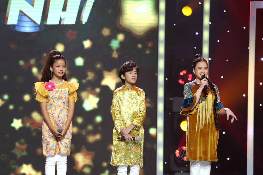 Khang Nguyên tranh tài cùng Thảo Nguyên, Phương Linh trong chung kết Hãy nghe tôi hát nhí. Ảnh: BTC Khang Nguyên tranh tài cùng Thảo Nguyên, Phương Linh trong chung kết Hãy nghe tôi hát nhí. Ảnh: BTC