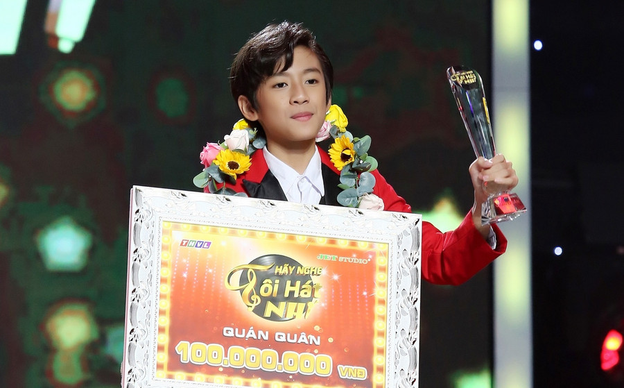 Khang Nguyên vỡ òa khi giành quán quân Hãy nghe tôi hát nhí. Ảnh: BTC Khang Nguyên vỡ òa khi giành quán quân Hãy nghe tôi hát nhí. Ảnh: BTC