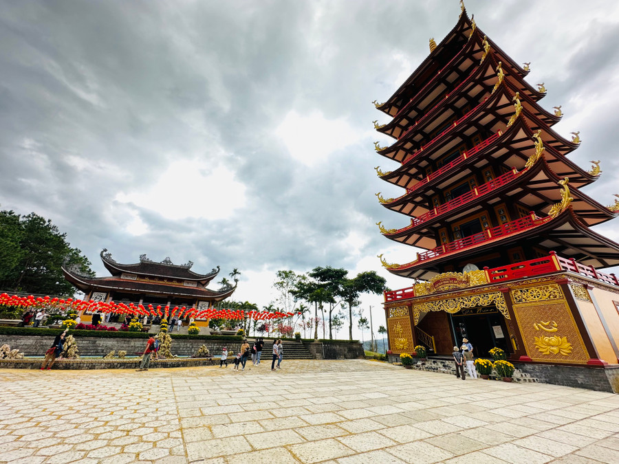 Được xây dựng từ năm 1995, nơi đây đã trở thành điểm đến của nhiều phật tử. Ảnh: Đình Sơn Được xây dựng từ năm 1995, nơi đây đã trở thành điểm đến của nhiều phật tử. Ảnh: Đình Sơn