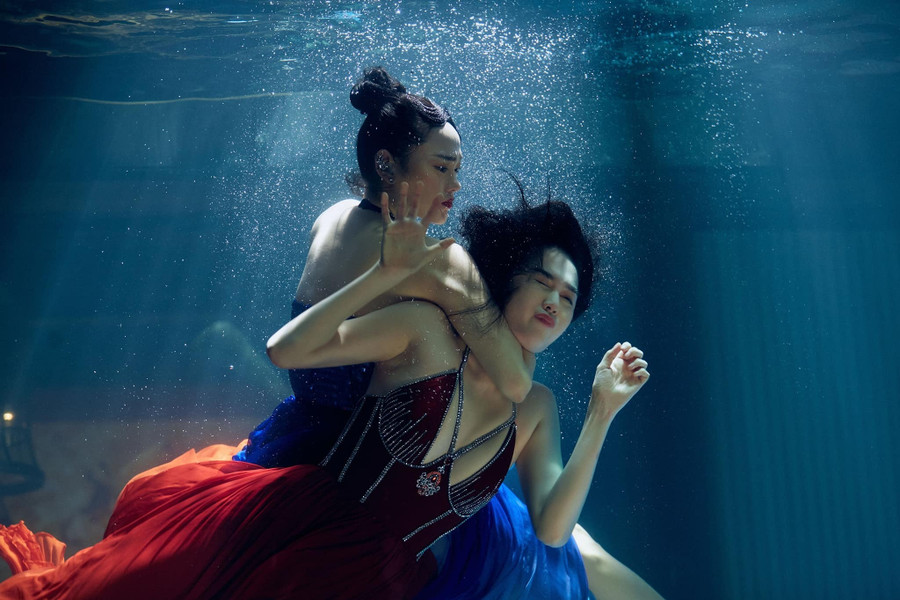 Ngọc Trinh tiết lộ Minh Hằng và đạo diễn Vũ Ngọc Đãng đã giúp đỡ cô rất nhiều về mặt diễn xuất. Ảnh: ĐPCC Ngọc Trinh tiết lộ Minh Hằng và đạo diễn Vũ Ngọc Đãng đã giúp đỡ cô rất nhiều về mặt diễn xuất. Ảnh: ĐPCC