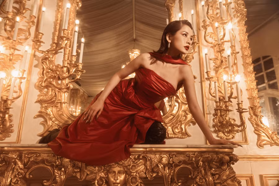 Trong năm qua, Chi Pu hoạt động chăm chỉ với nhiều dự án khác nhau trong các lĩnh vực như ca hát, nhảy múa, diễn xuất và kinh doanh