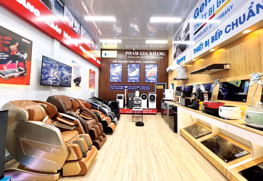 Showroom của Công ty Phạm Gia Khang vừa khai trương tại thị trấn Chư Prông. Ảnh: Lam Nguyên