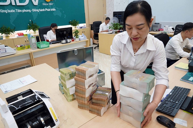 Việc thanh toán giao dịch BĐS qua ngân hàng góp phần minh bạch thị trường, chống tình trạng hai giá