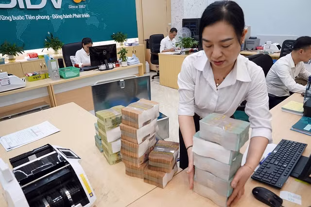 Việc thanh toán giao dịch BĐS qua ngân hàng góp phần minh bạch thị trường, chống tình trạng hai giá