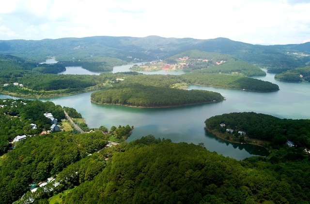 Lượng nước mà một số doanh nghiệp trong KDLQG hồ Tuyền Lâm tiêu thụ từ Công ty cổ phần cấp nước Tuyền Lâm hiện nay chỉ ở mức tối thiểu 120 m3/ngày đêm. Lượng nước mà một số doanh nghiệp trong KDLQG hồ Tuyền Lâm tiêu thụ từ Công ty cổ phần cấp nước Tuyền Lâm hiện nay chỉ ở mức tối thiểu 120 m3/ngày đêm.