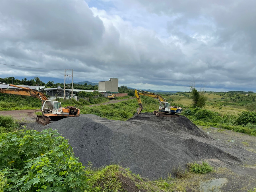 Hiện nay, trên địa bàn tỉnh có 71 Giấy phép khai thác khoáng sản còn hiệu lực. Ảnh: Hồng Thương Hiện nay, trên địa bàn tỉnh có 71 Giấy phép khai thác khoáng sản còn hiệu lực. Ảnh: Hồng Thương