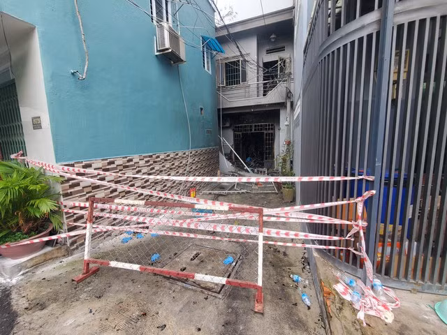 Lực lượng phong toả hiện trường.