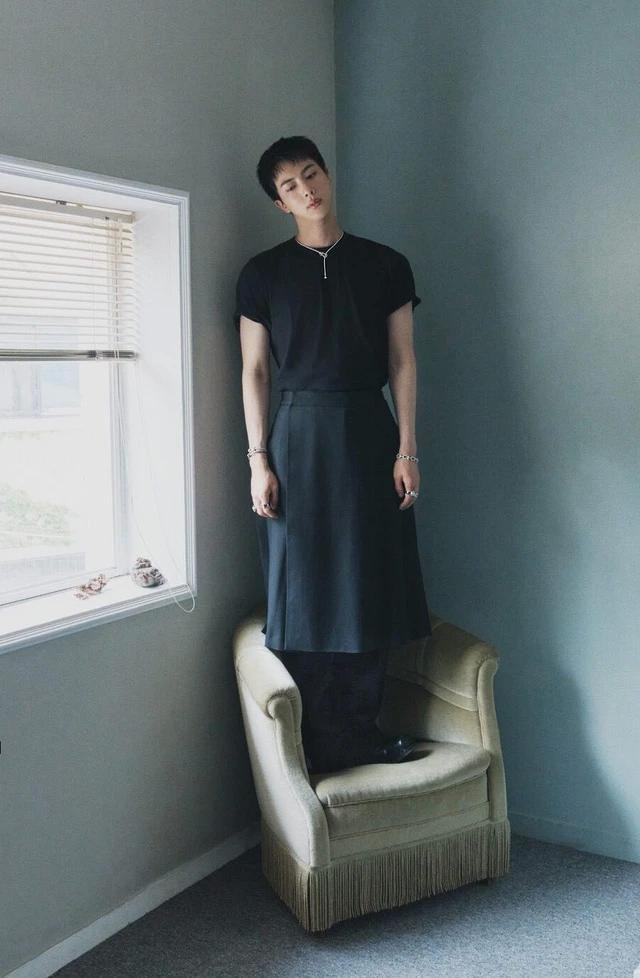 Jin không bao giờ ngại phá vỡ chuẩn mực giới tính Jin không bao giờ ngại phá vỡ chuẩn mực giới tính