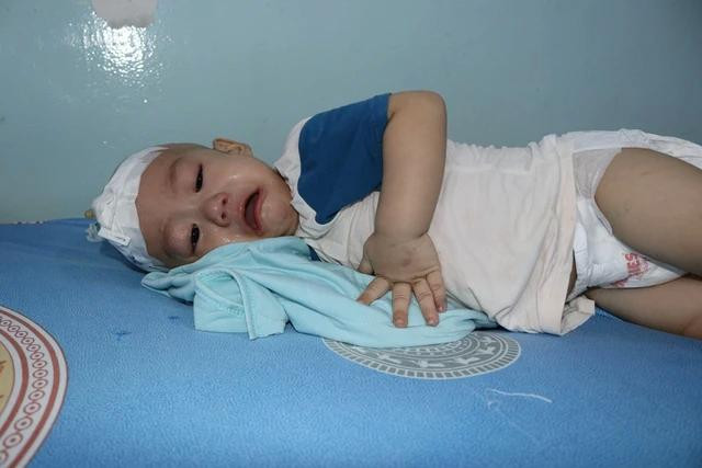 Phát khóc ngằn ngặt chiến đấu với bệnh ung thư máu Phát khóc ngằn ngặt chiến đấu với bệnh ung thư máu