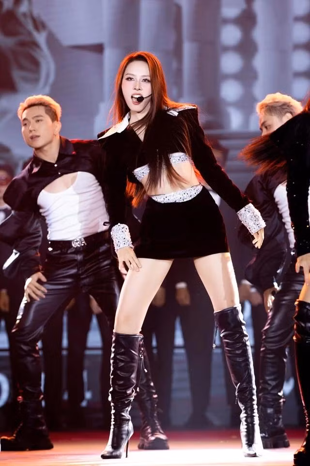 Ngọc Hằng sẵn sàng đón nhận góp ý của khán giả khi tuyên bố làm ca sĩ