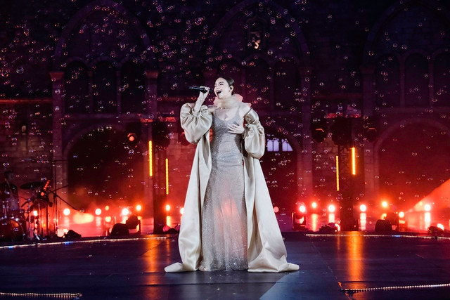 Ca sĩ Hồ Ngọc Hà trong live concert &quot;Love song love Việt Nam&quot;