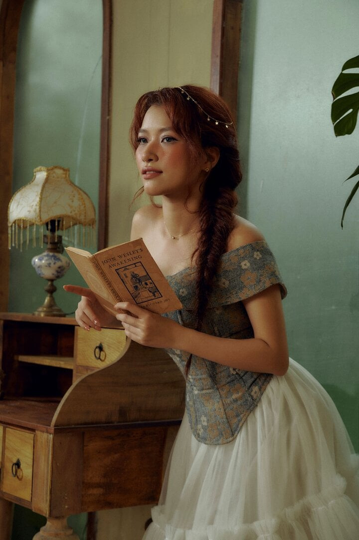 Võ Lê Vy không áp lực với danh xưng "nàng thơ của Quốc Bảo". Võ Lê Vy không áp lực với danh xưng "nàng thơ của Quốc Bảo".