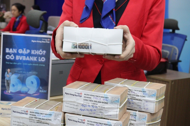 Lãi suất gửi tiết kiệm nhích lên gần đây